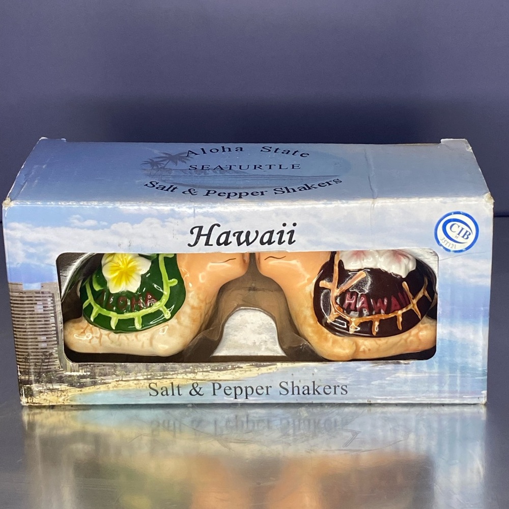 “ALOHA” & “HAWAII” Turtles Salt & Pepper Shakers Souvenirs